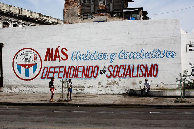 A mural in Havana proclaiming united defense of Cuban socialism
