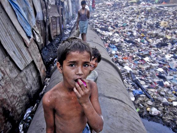 Kids living in the slum of Dharavi outside Mumbai