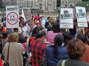 Hyatt workers on the picket line outside the Hyatt Regency in downtown Chicago