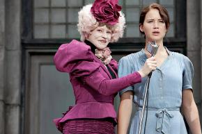 Elizabeth Banks and Jennifer Lawrence in The Hunger Games