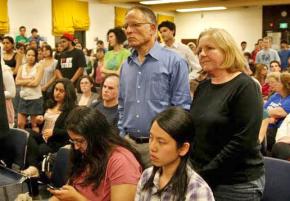 Supporters of the BDS campaign at the Senate vote at UC Berkeley