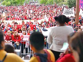 Los Angeles teachers rally for a fair contract